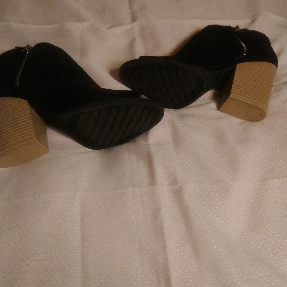 Booties - Picture 4 of 4